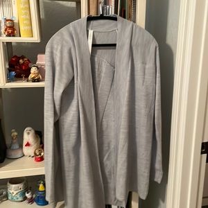 Lululemon light weight long sleeved sweater!